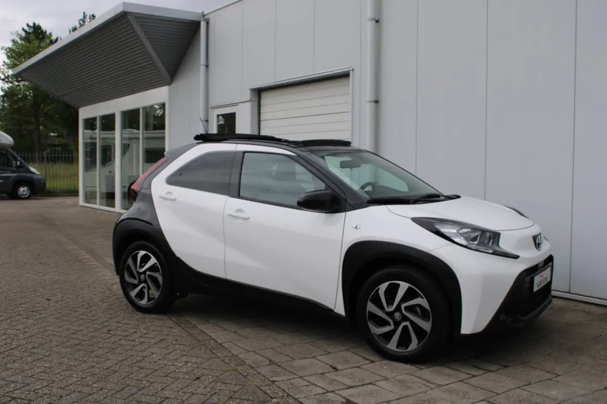 1.0 VVT-i S-CVT Envy Elektrisch schuifdak
