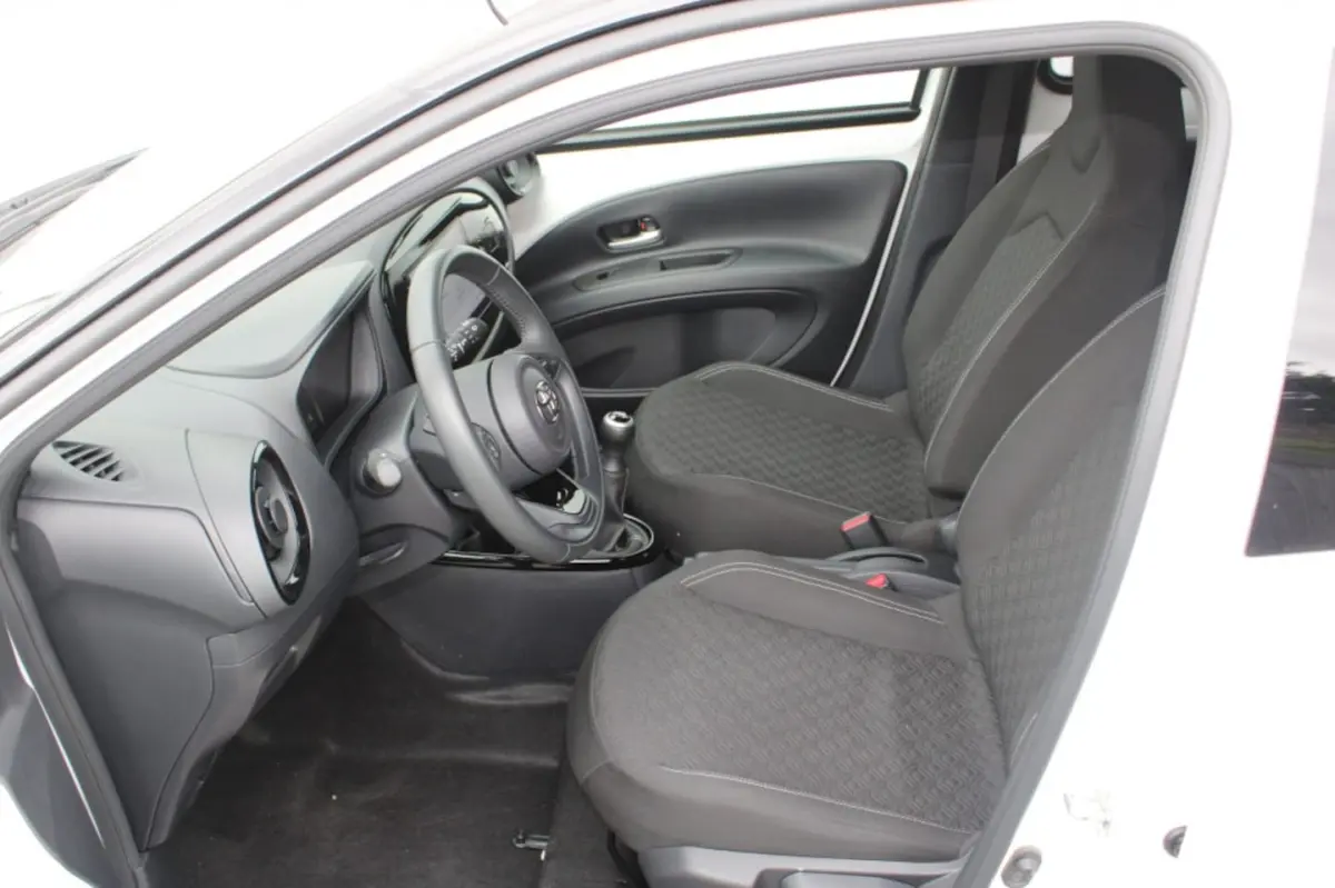 1.0 VVT-i S-CVT Envy Elektrisch schuifdak