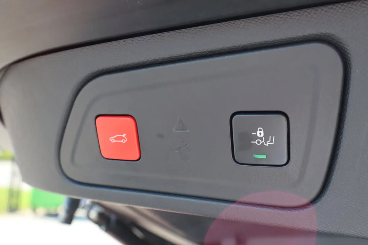 1.2 PureTech Shine Panoramadak Elektrische bestuurdersstoel/Apple carplay/Stoelverwarming/