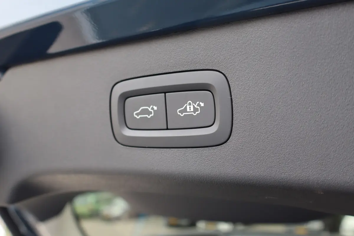 1.5 Panoramadak/360Â° Camera/Keyless/Lane assist/Adaptive cruise control/Apple carplay/Clim