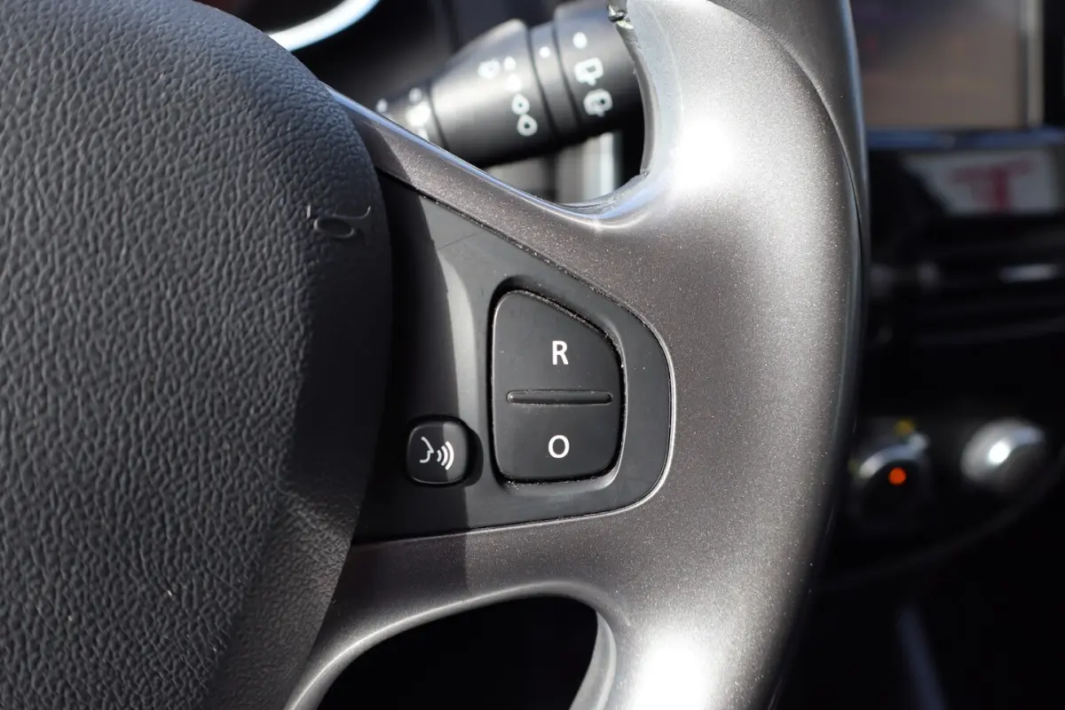 0.9 TCe Eco2 Limited Airco/Cruise control/Parkeersensoren achter/Navigatie/Radio/16'' Lich