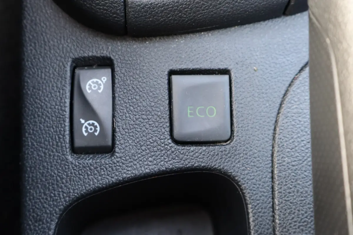 0.9 TCe Eco2 Limited Airco/Cruise control/Parkeersensoren achter/Navigatie/Radio/16'' Lich