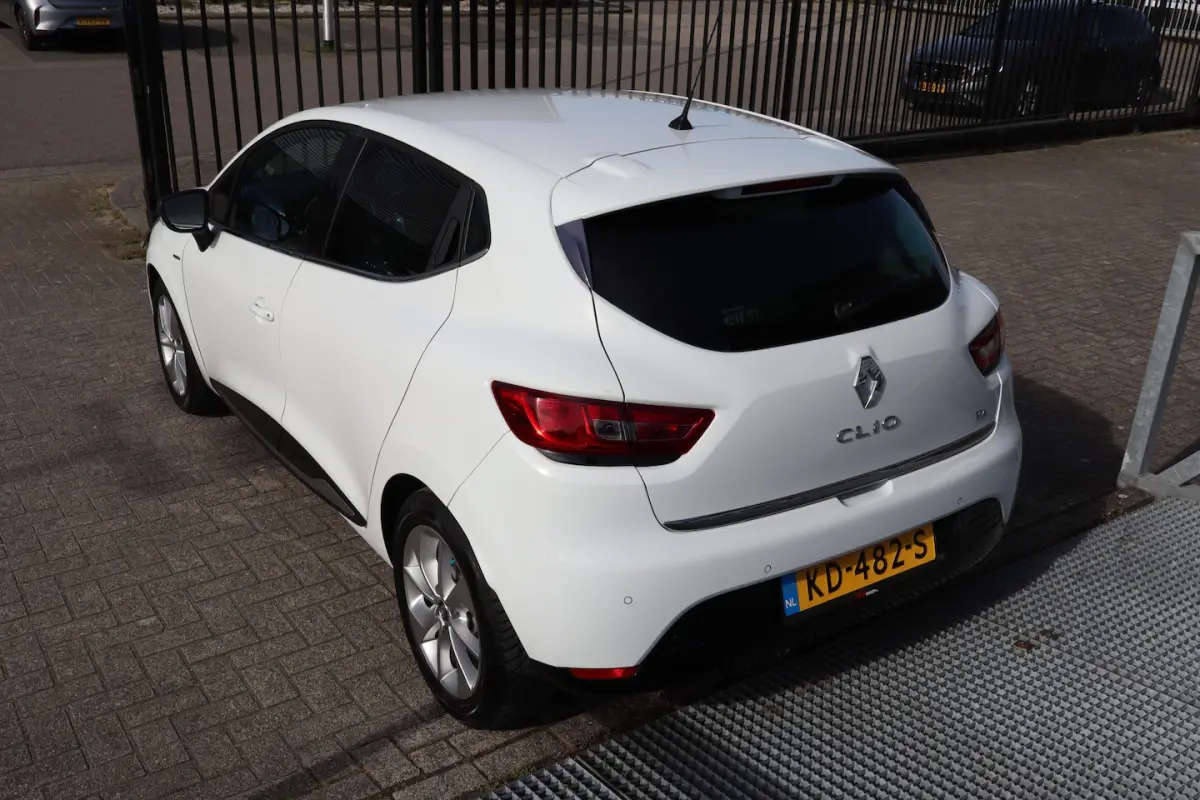 0.9 TCe Eco2 Limited Airco/Cruise control/Parkeersensoren achter/Navigatie/Radio/16'' Lich