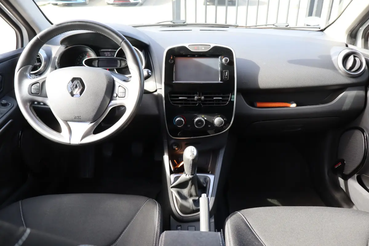 0.9 TCe Eco2 Limited Airco/Cruise control/Parkeersensoren achter/Navigatie/Radio/16'' Lich
