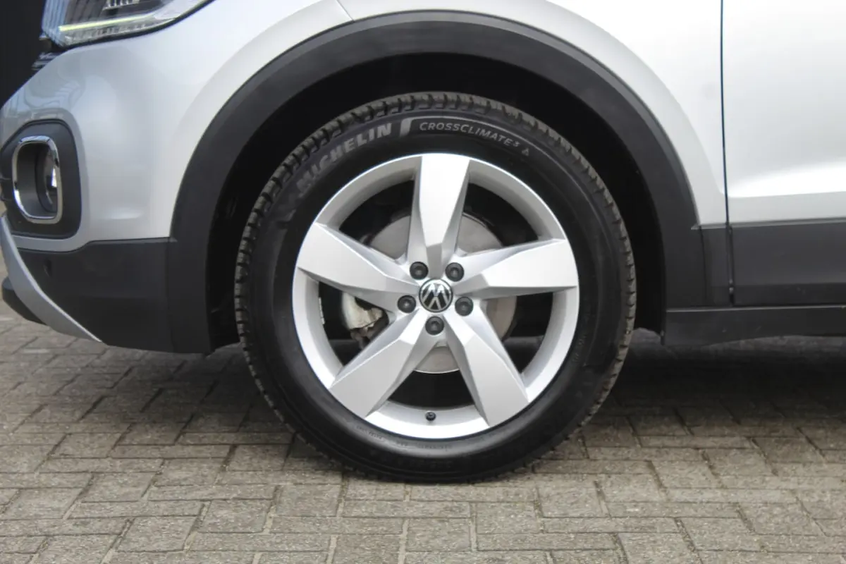 1.5 TSI Style Stoelverwarming/Achteruitrijcamera/Adaptive cruise control/Lane assist/Apple