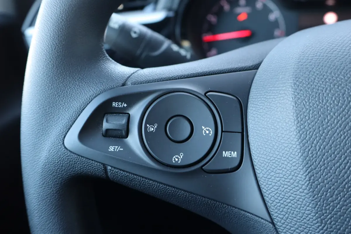 1.2 Level 2 Apple carplay/360Â° camera/Lane assist/Cruise control/Airco/Lage km stand