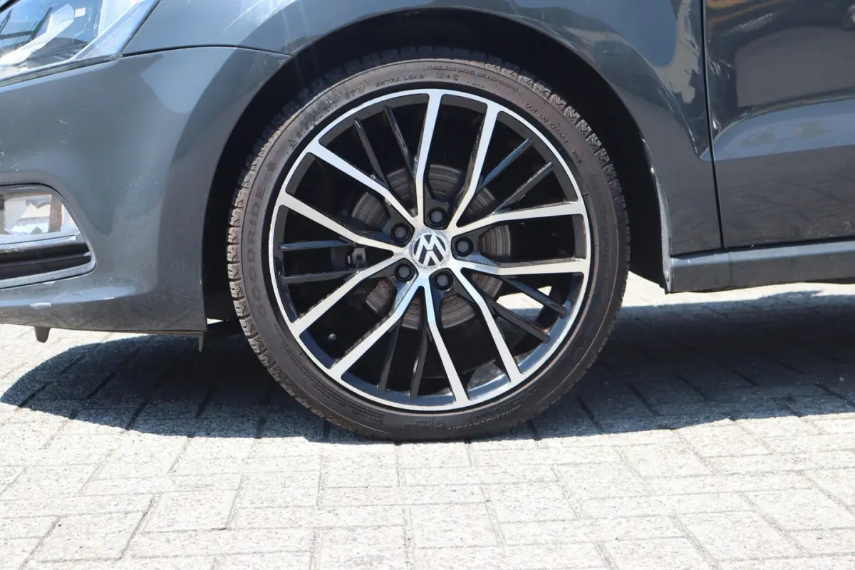 1.2 TSI Highline Panoramadak/Bluetooth/Airco/Licht metalen velgen