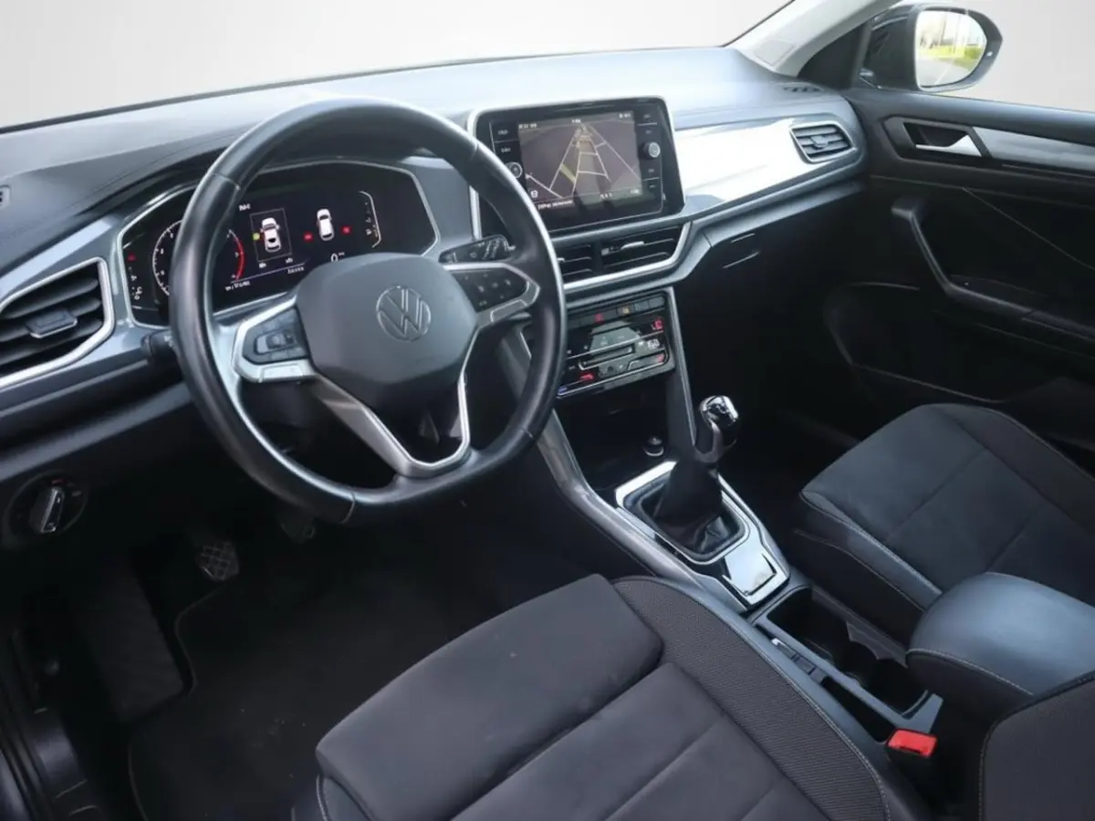 1.0 TSI R-Line | Clima | Cruise | Multimedia/Navi | Stoelverwarming | PDC + Camera |
