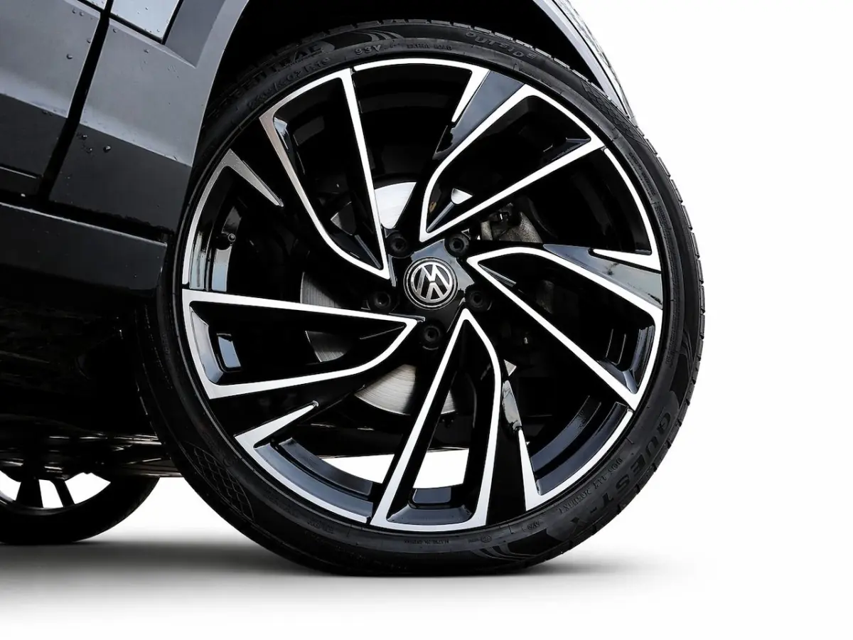1.0 TSI R-Line | Clima | Cruise | Multimedia/Navi | Stoelverwarming | PDC + Camera |