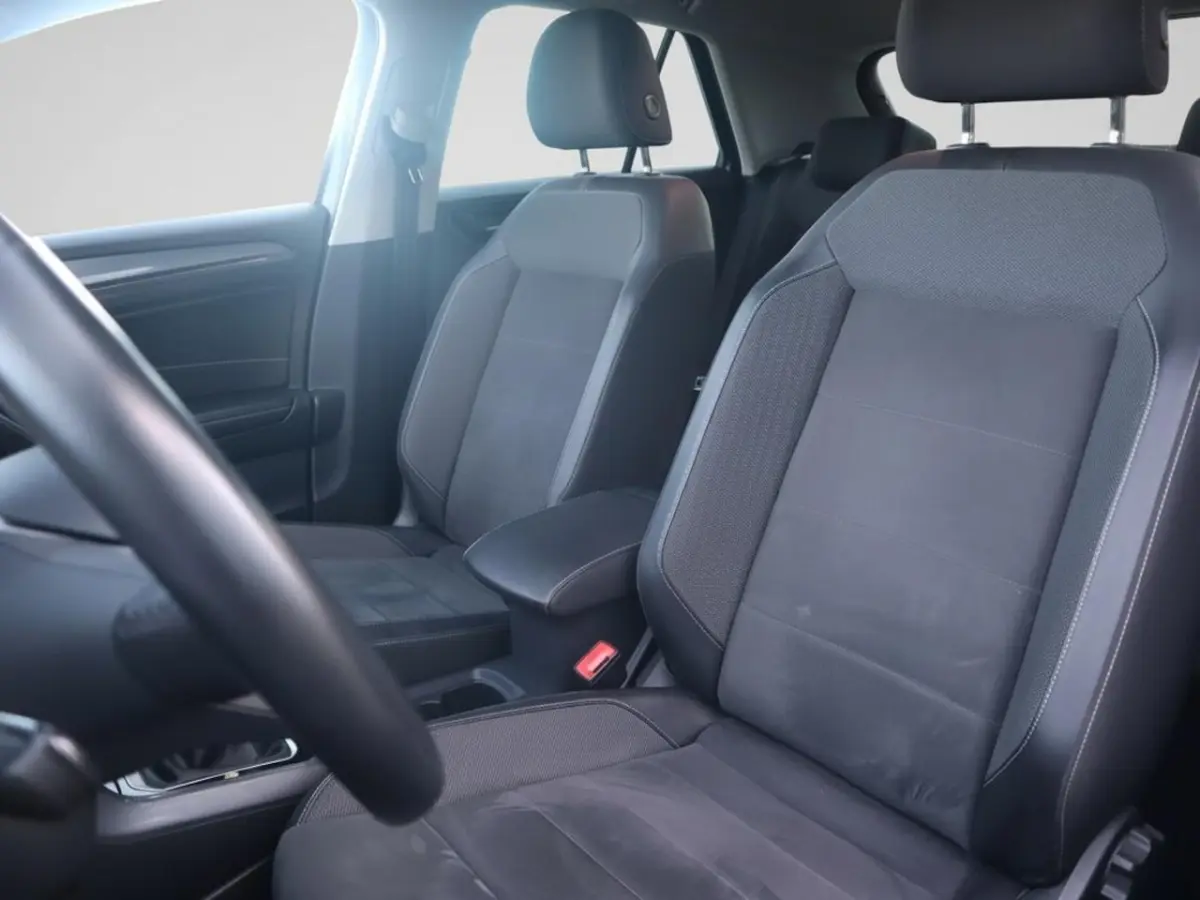 1.0 TSI R-Line | Clima | Cruise | Multimedia/Navi | Stoelverwarming | PDC + Camera |