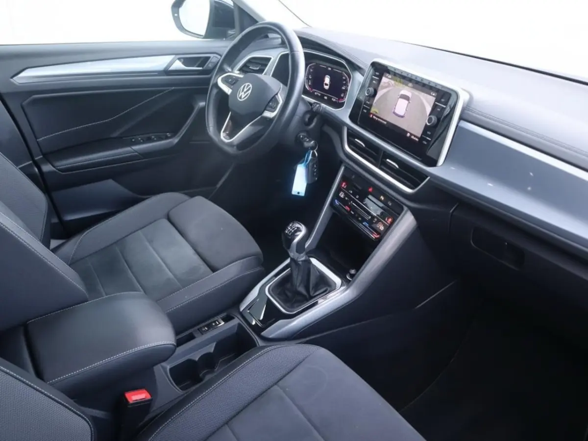1.0 TSI R-Line | Clima | Cruise | Multimedia/Navi | Stoelverwarming | PDC + Camera |