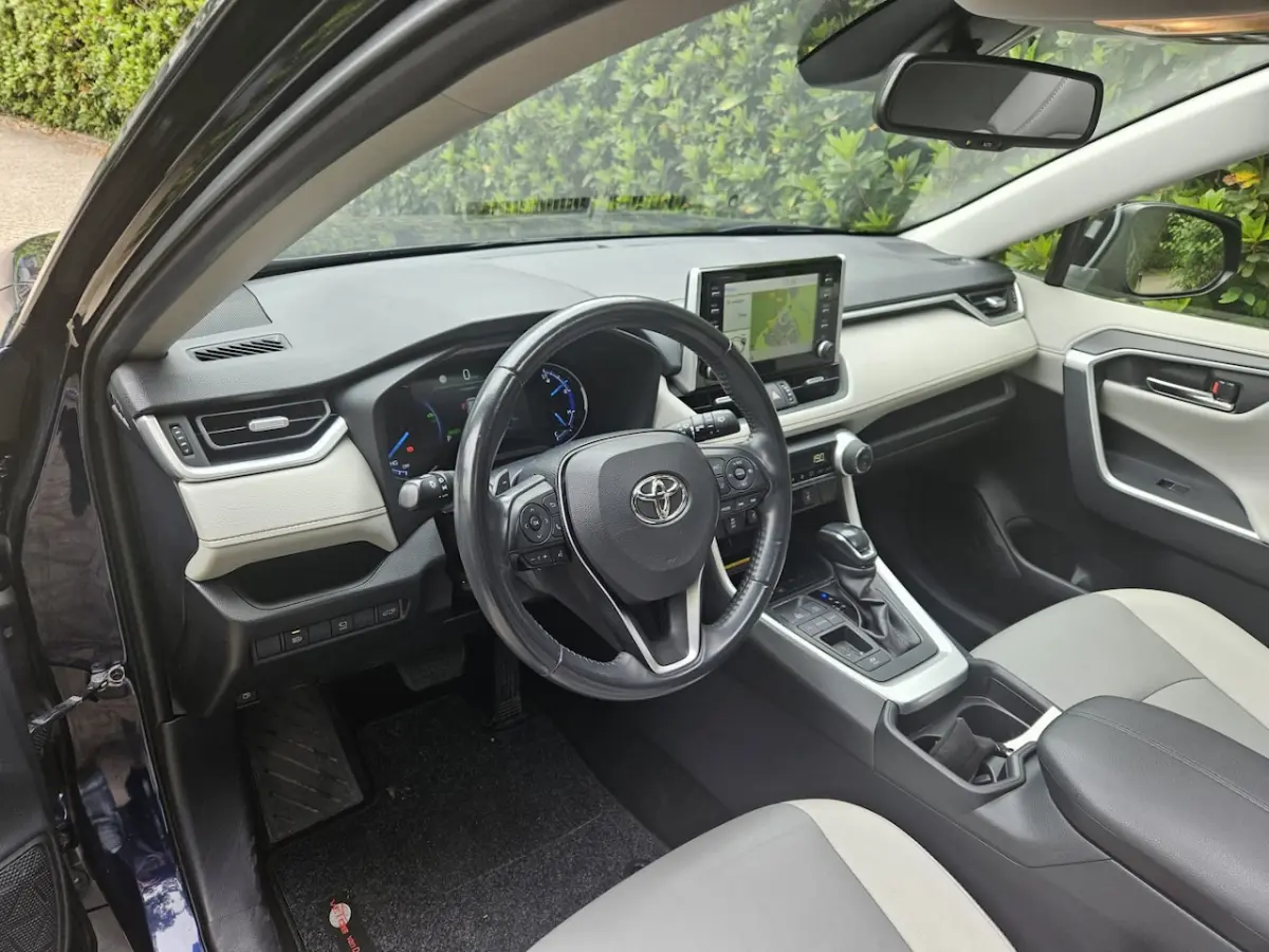 2.5 Hybrid Executive PANORAMADAK