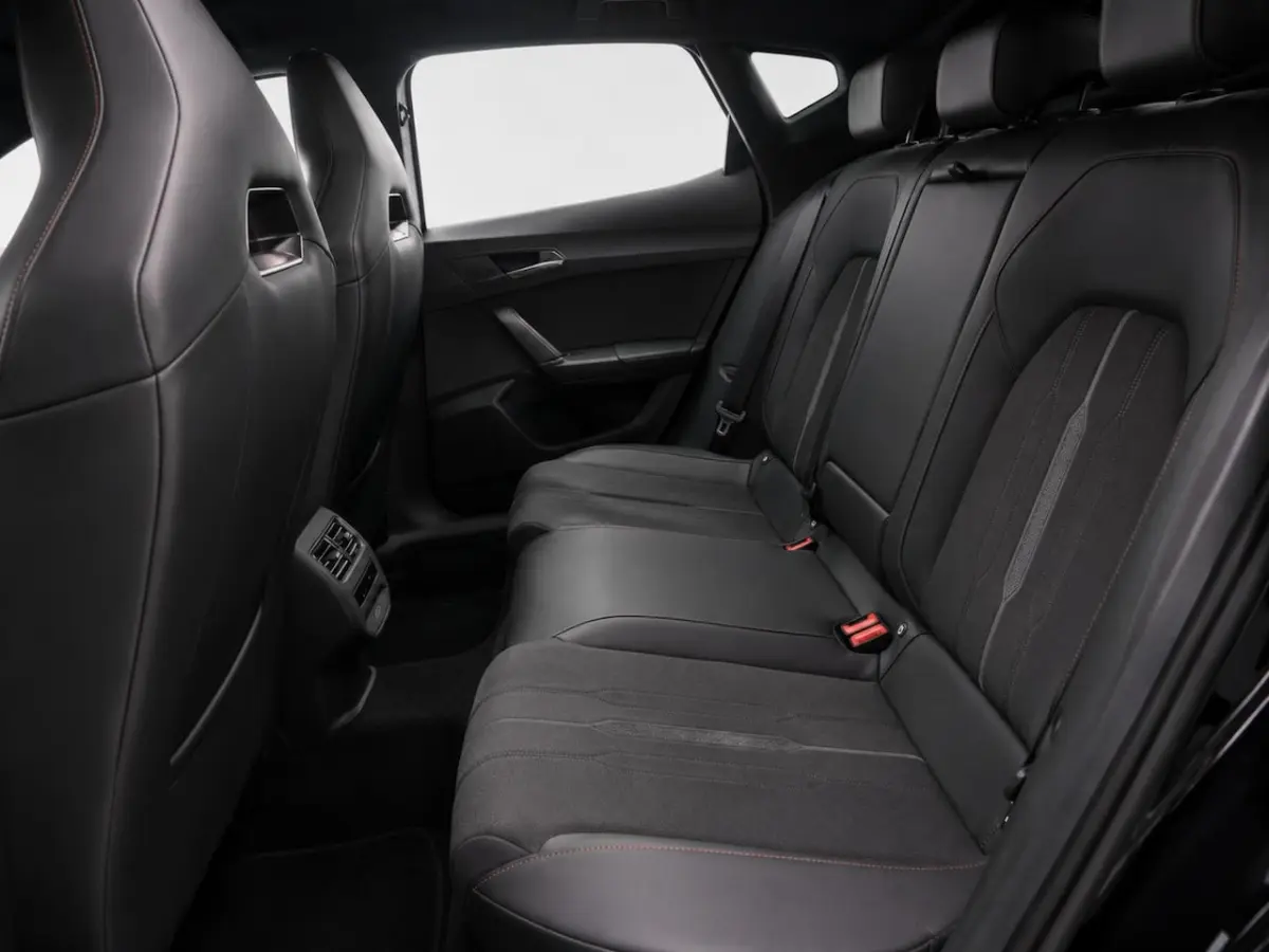 1.4 e-Hybrid Performance | Clima | Adapt. Cruise | Multimedia/Navi| Halfleder | PDC + Came