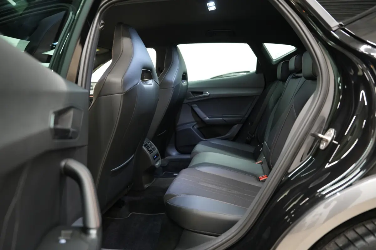 1.5 TSI * Kuipstoelen - Camera - Keyless - Sfeer - Blind Spot - App - ACC