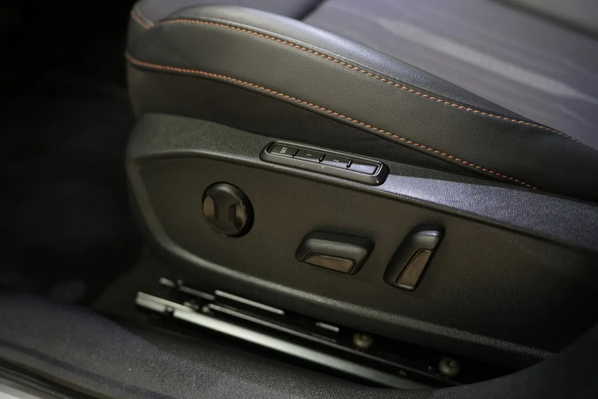 1.5 TSI * Kuipstoelen - Camera - Keyless - Sfeer - Blind Spot - App - ACC