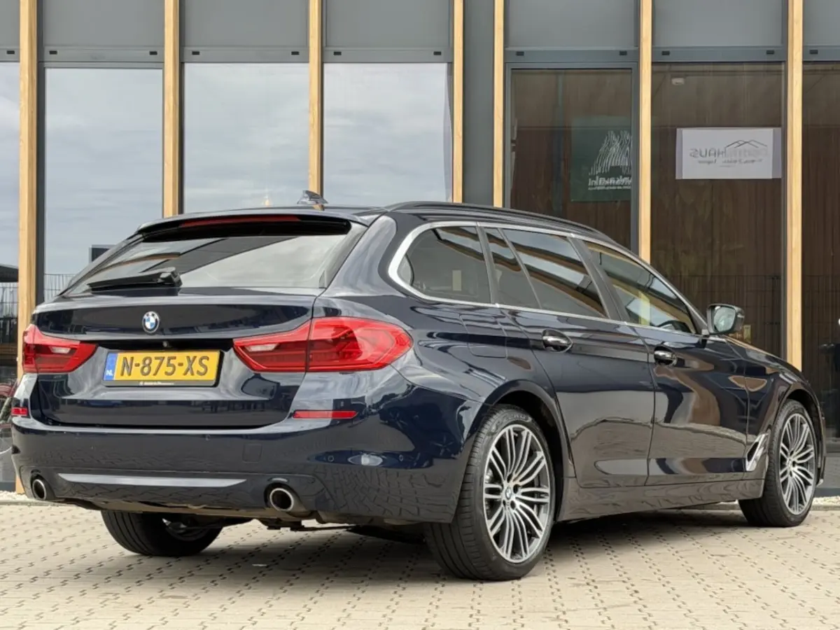 520I Executive l Panorama-dak | Elec Trekhaak | 360 Camera |