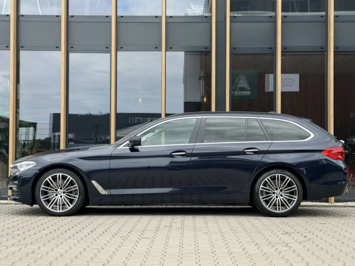 520I Executive l Panorama-dak | Elec Trekhaak | 360 Camera |