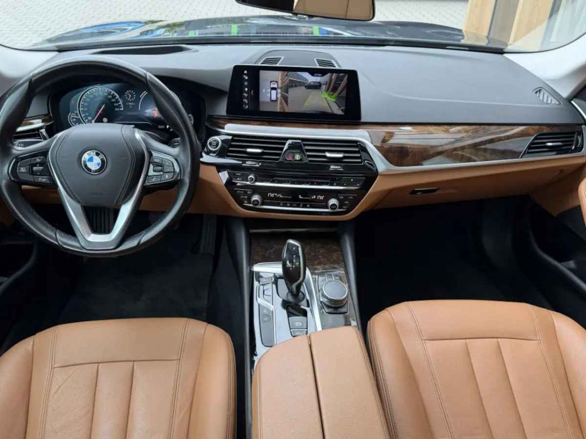 520I Executive l Panorama-dak | Elec Trekhaak | 360 Camera |