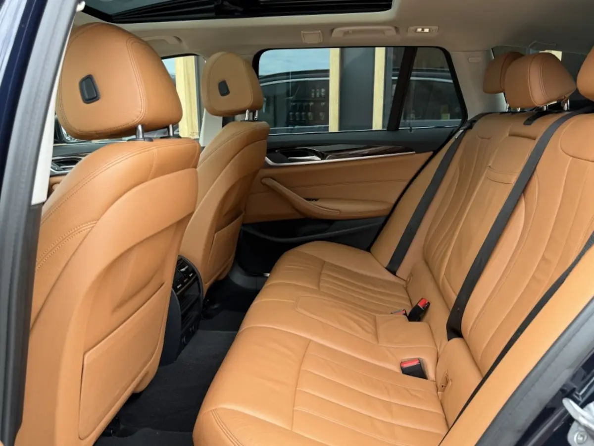 520I Executive l Panorama-dak | Elec Trekhaak | 360 Camera |