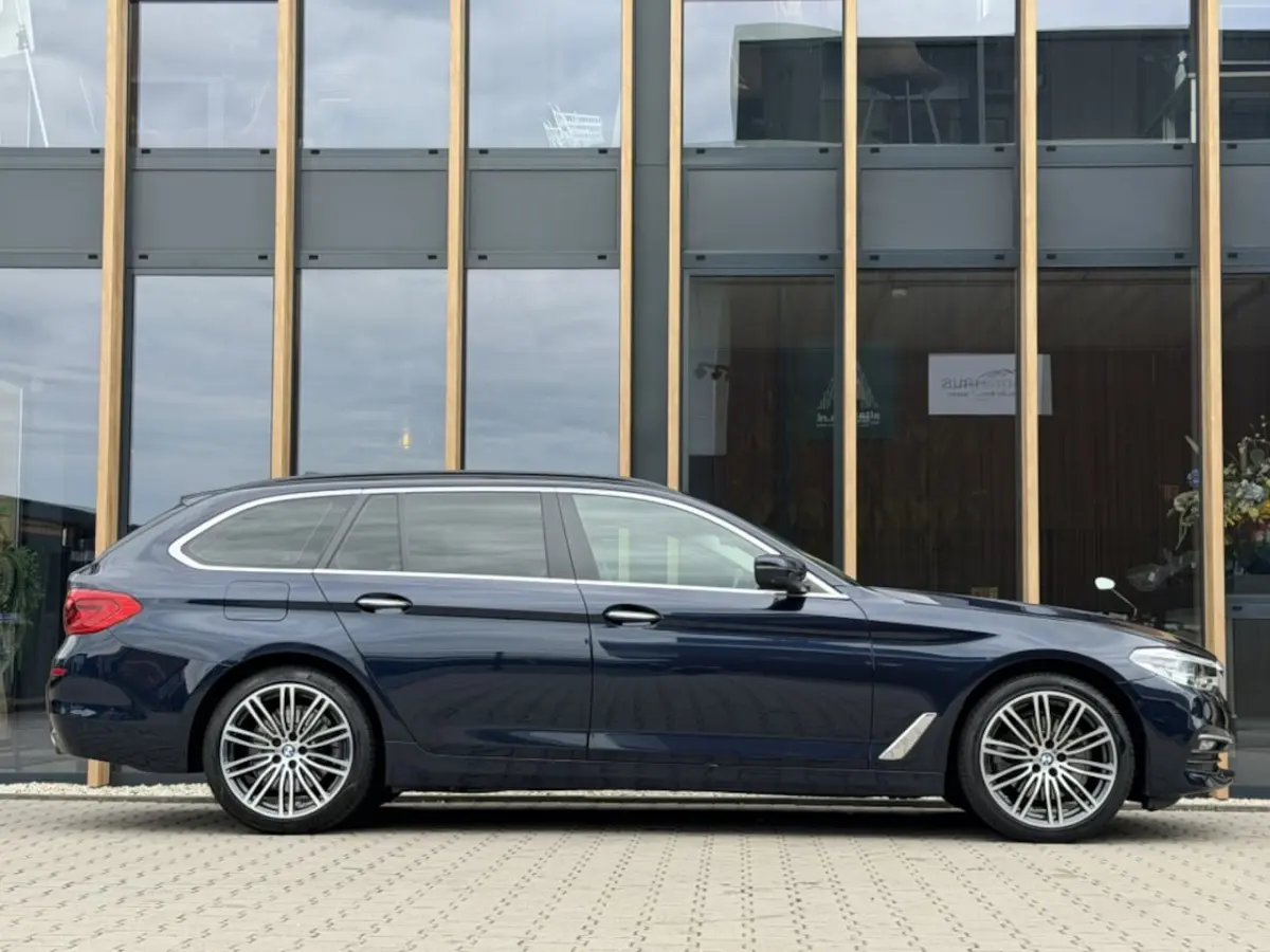 520I Executive l Panorama-dak | Elec Trekhaak | 360 Camera |