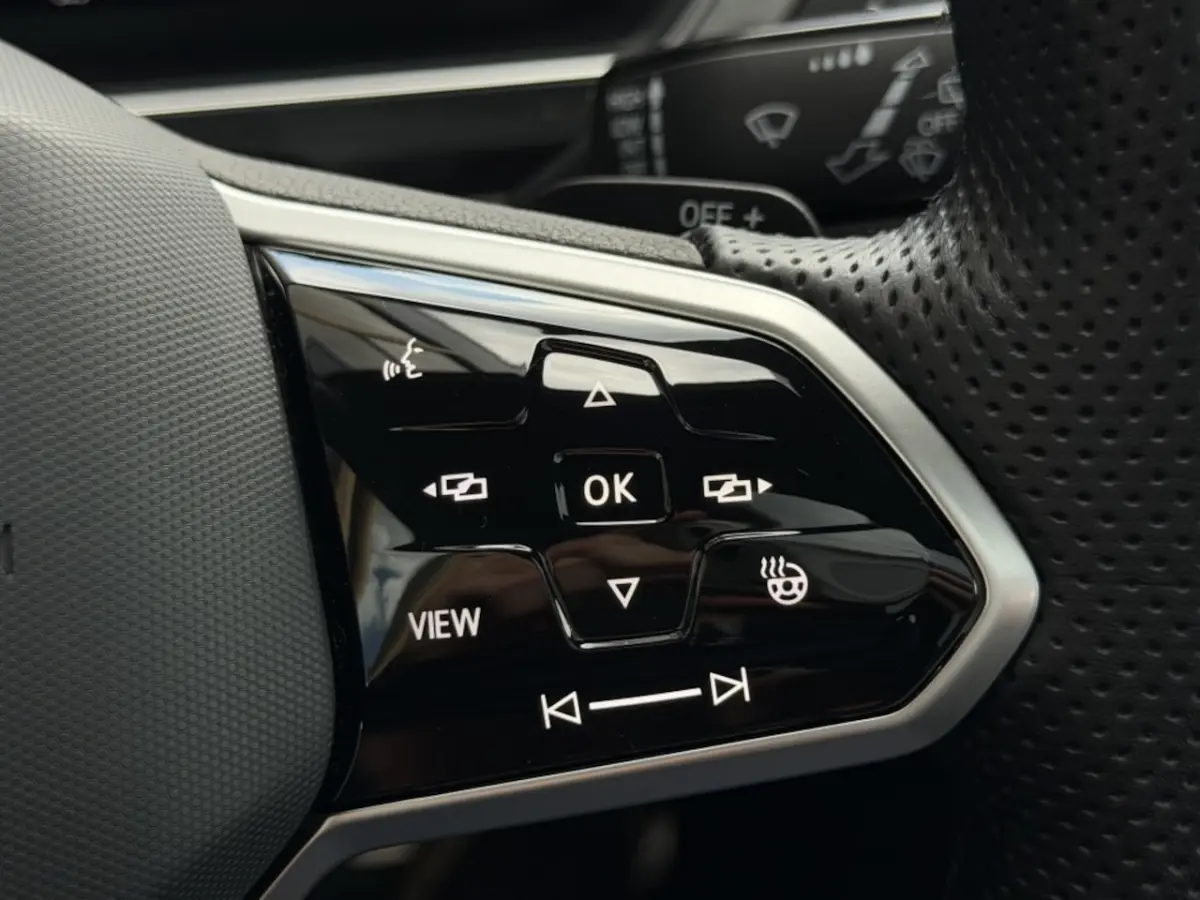 1.5 TSI R-Line | blackstyle | panorama-dak | Virtueel | Camera