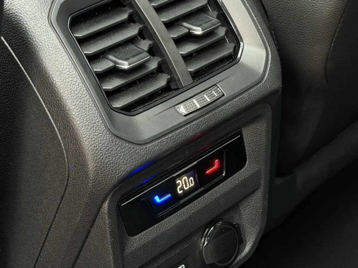 1.5 TSI R-Line | blackstyle | panorama-dak | Virtueel | Camera