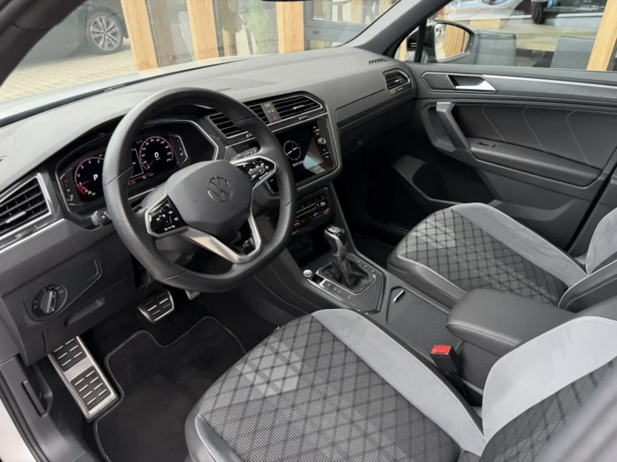 1.5 TSI R-Line | blackstyle | panorama-dak | Virtueel | Camera