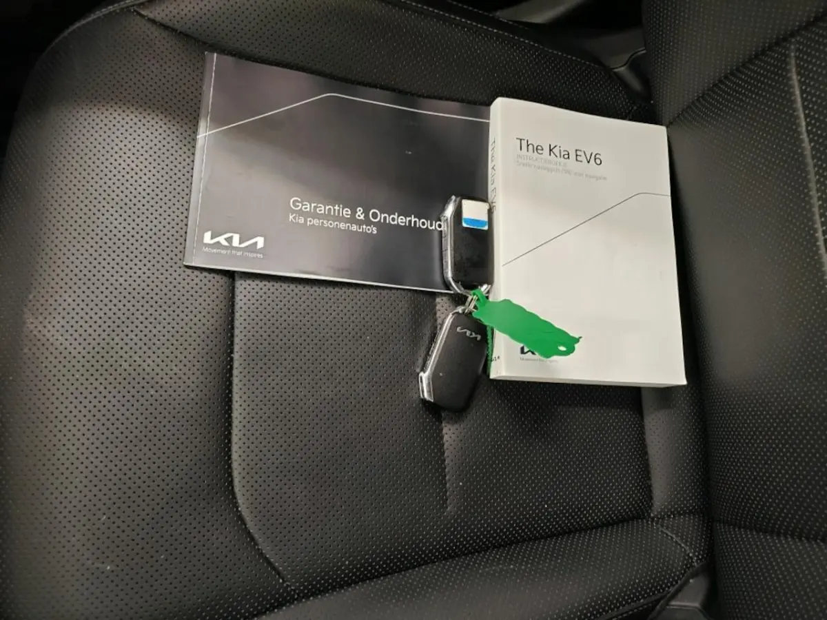 Plus 77.4 kWh NL-AUTO | LEDER | SOH 100%