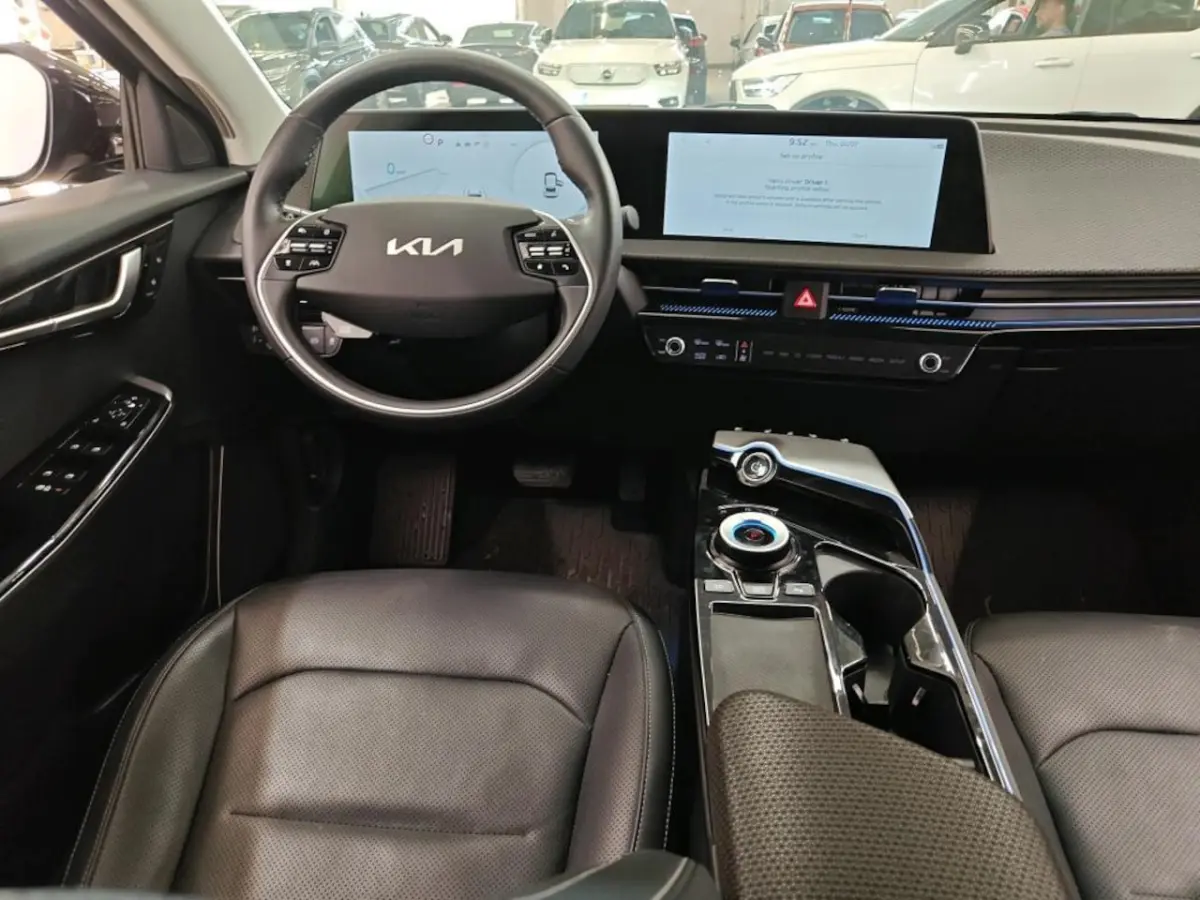 Plus 77.4 kWh NL-AUTO | LEDER | SOH 100%