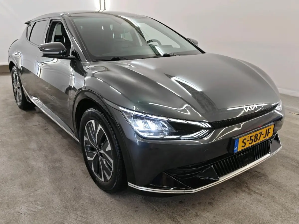 Plus 77.4 kWh NL-AUTO | LEDER | SOH 100%