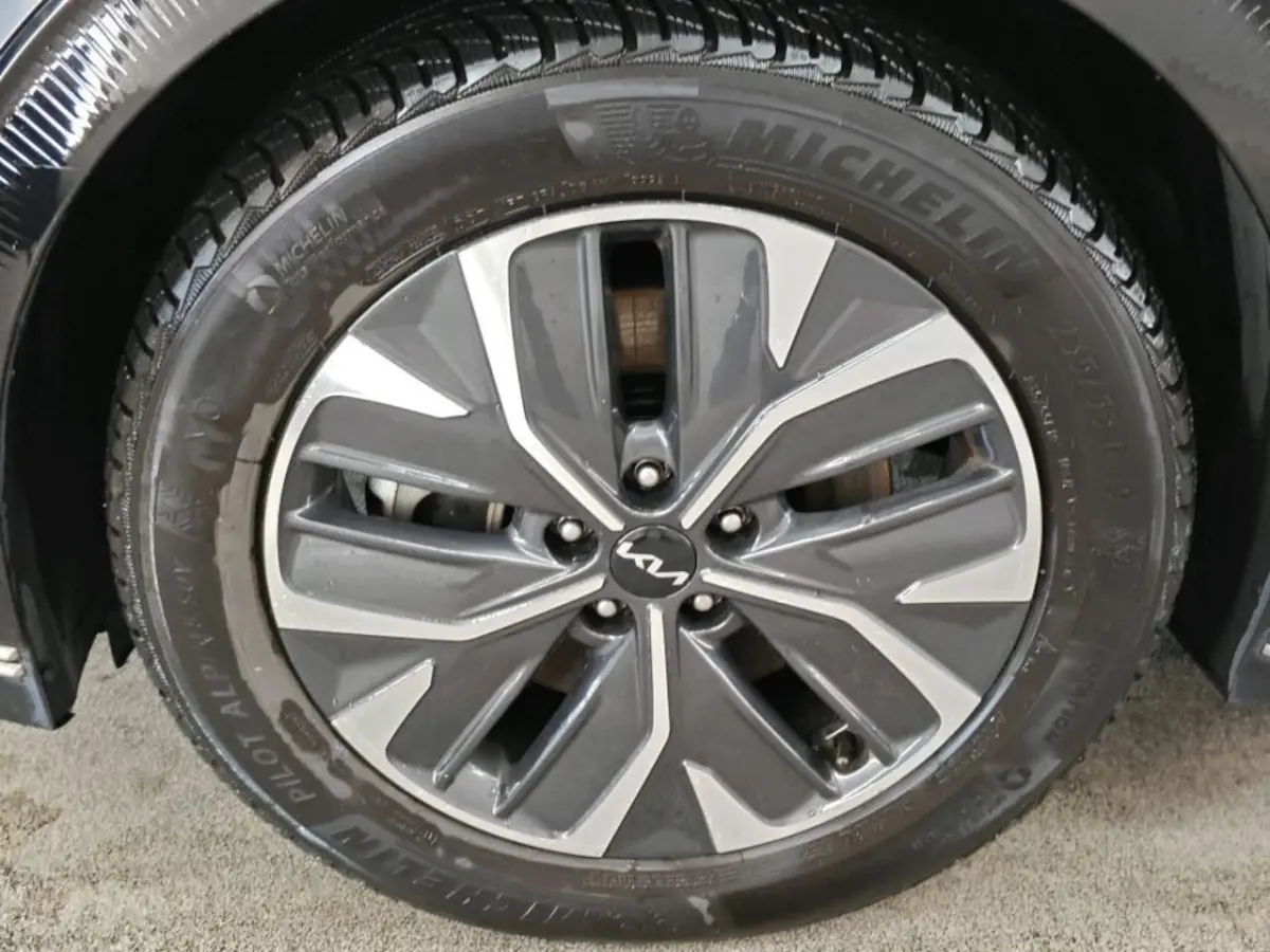 Plus 77.4 kWh NL-AUTO | LEDER | SOH 100%