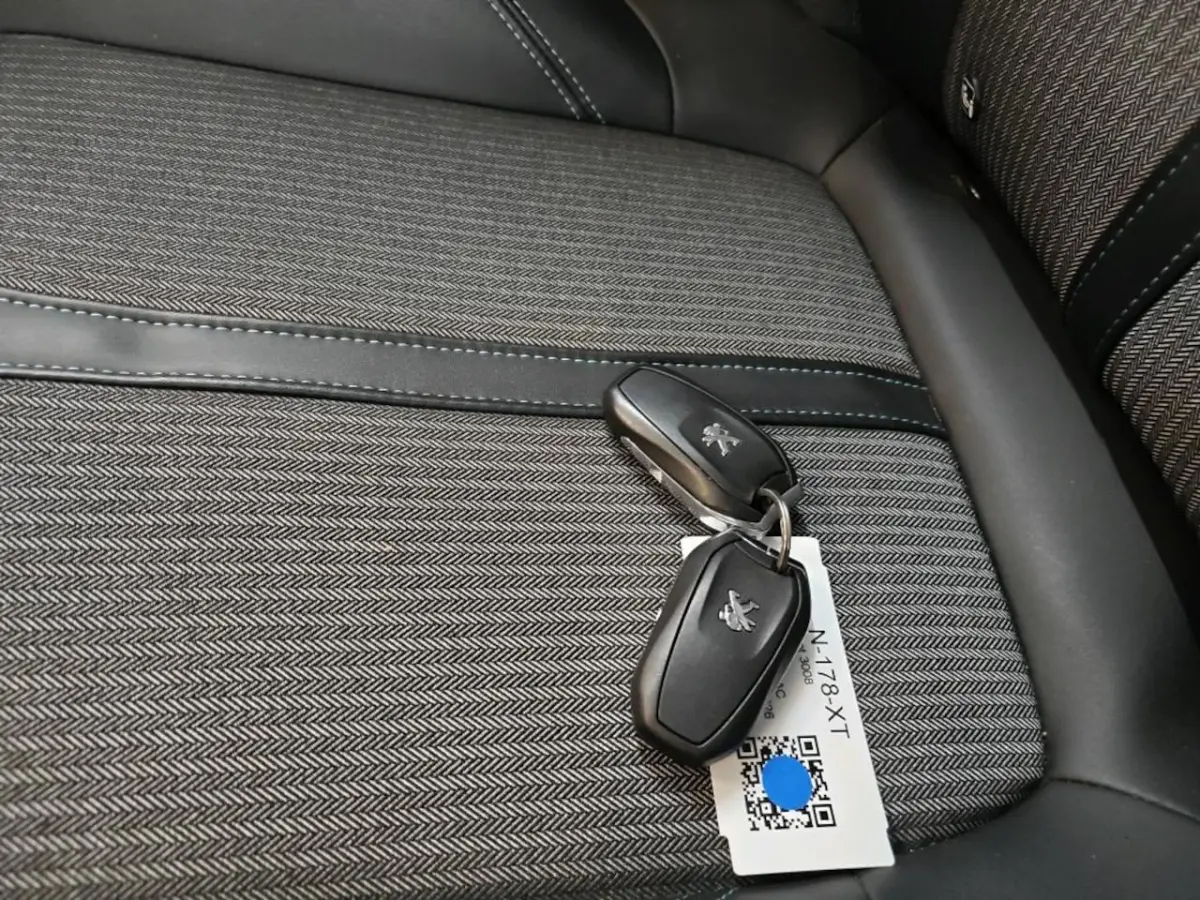 1.6 HYbrid 225 Allure Pack Business NL-AUTO | CAMERA | 1/2 LEDER | PLUG IN HYBRIDE