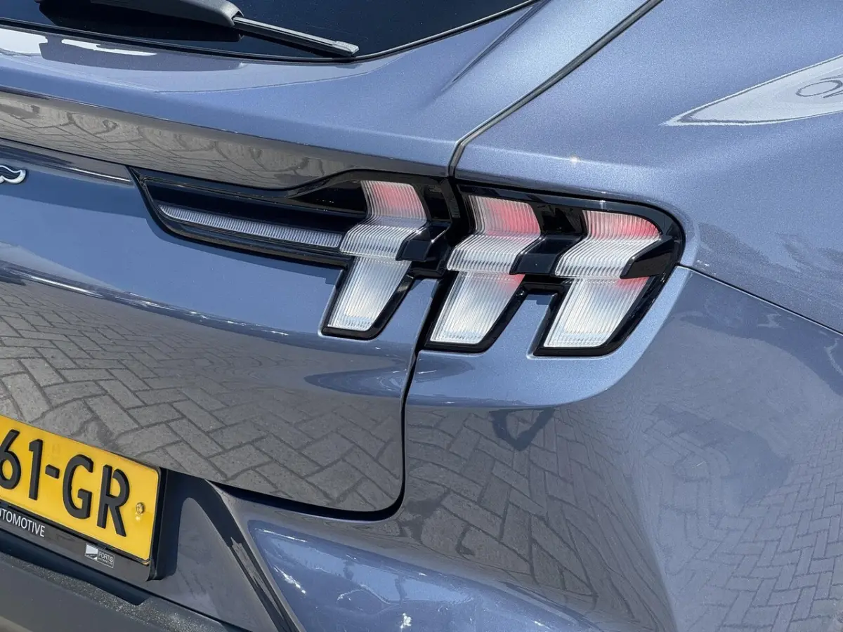 RWD 75 kWh NL-AUTO | Technology Pack Plus| SOH 94%