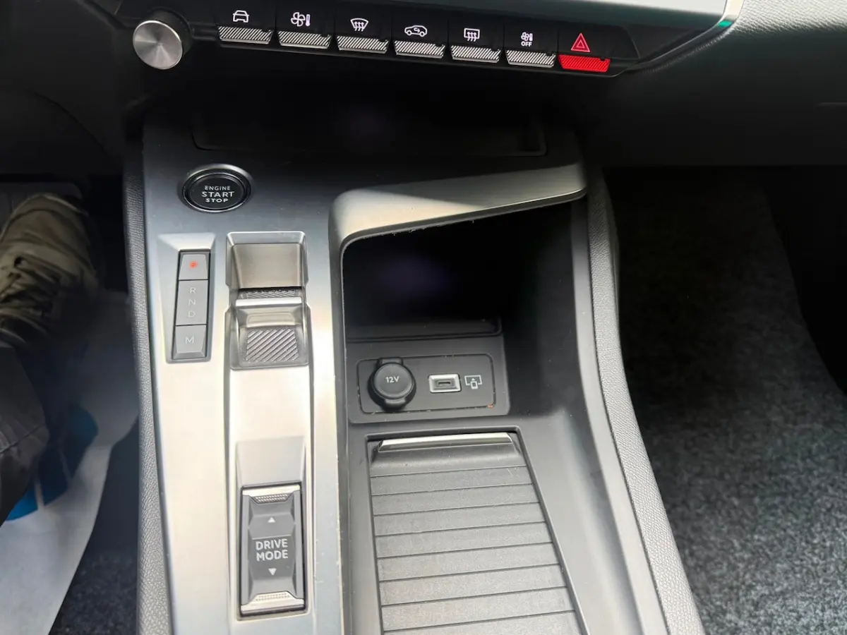 1.2 PureTech Allure 130 PK Aut.1 Eig. 49000 km b.j. 3-2023 led verl. Navi , Carplay