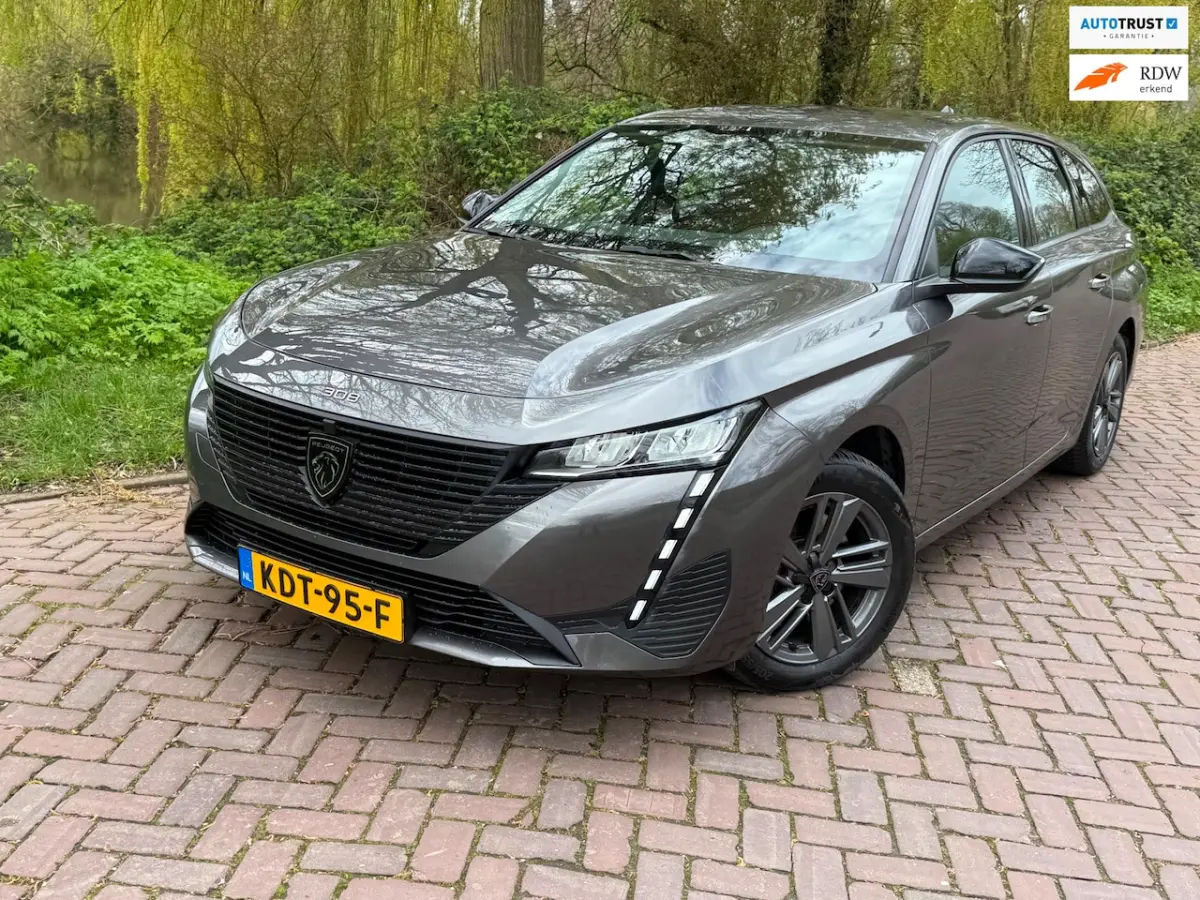 1.2 PureTech Allure 130 PK Aut.1 Eig. 49000 km b.j. 3-2023 led verl. Navi , Carplay