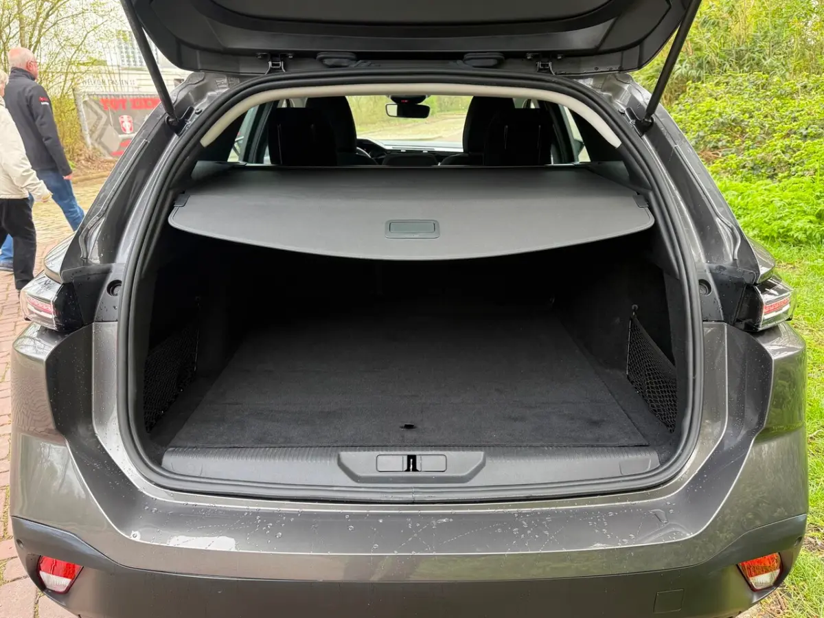 1.2 PureTech Allure 130 PK Aut.1 Eig. 49000 km b.j. 3-2023 led verl. Navi , Carplay