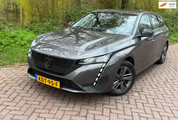 1.2 PureTech Allure 130 PK Aut.1 Eig. 49000 km b.j. 3-2023 led verl. Navi , Carplay