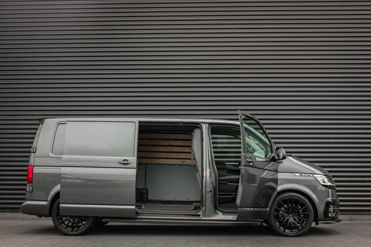 2.0 TDI L2H1 204PK JB-EDITION DSG / PDC / VERLAGINGSVEREN / LEDEREN BEKLEDING / FULL / APP