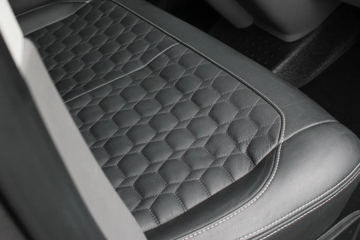 2.0 TDI L2H1 150PK JB- EDITION DSG / PDC / VERLAGINGSVEREN / LEDEREN BEKLEDING / FULL / AP
