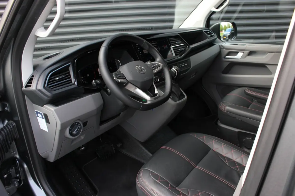 2.0 TDI L2H1 150PK JB- EDITION DSG / PDC / VERLAGINGSVEREN / LEDEREN BEKLEDING / FULL / AP