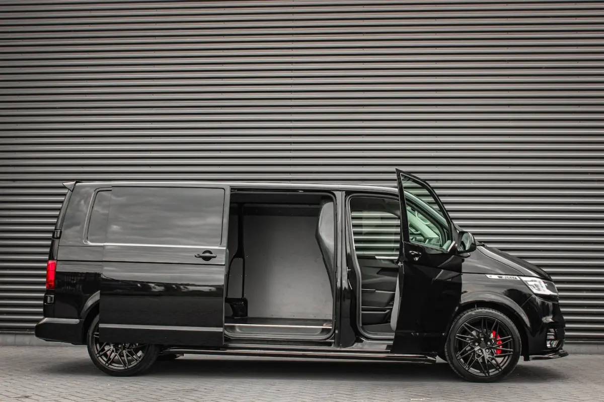 2.0 TDI L2H1 150PK JB- EDITION DSG / PDC / VERLAGINGSVEREN / LEDEREN BEKLEDING / FULL / AP