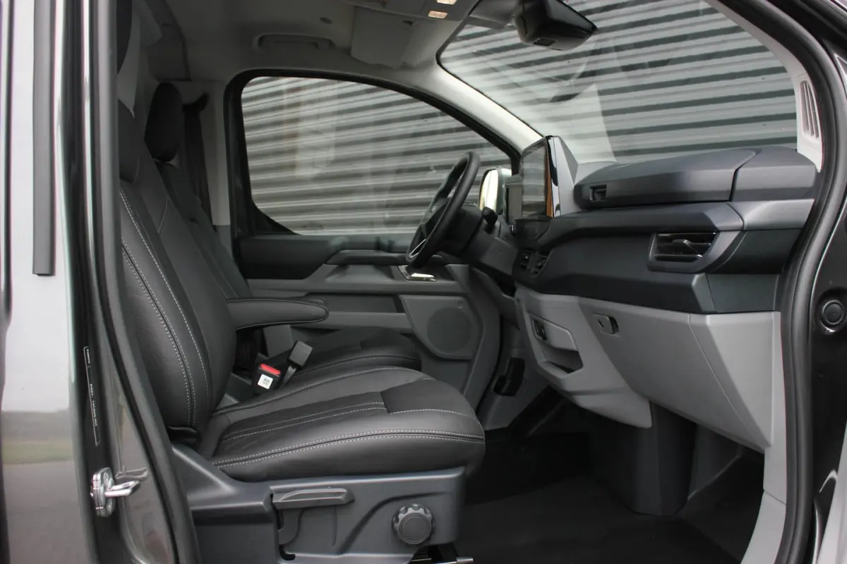 340 L2H1 Limited 65 kWh 218PK / JB- EDITON / CAMERA / 328KM RANGE / APPLE CARPLAY /DRIVERS