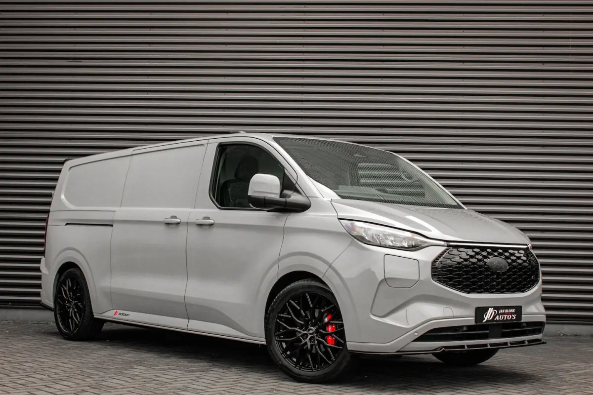 340 L2H1 Limited 65 kWh 218PK / JB- EDITON / CAMERA / 328KM RANGE / APPLE CARPLAY /DRIVERS