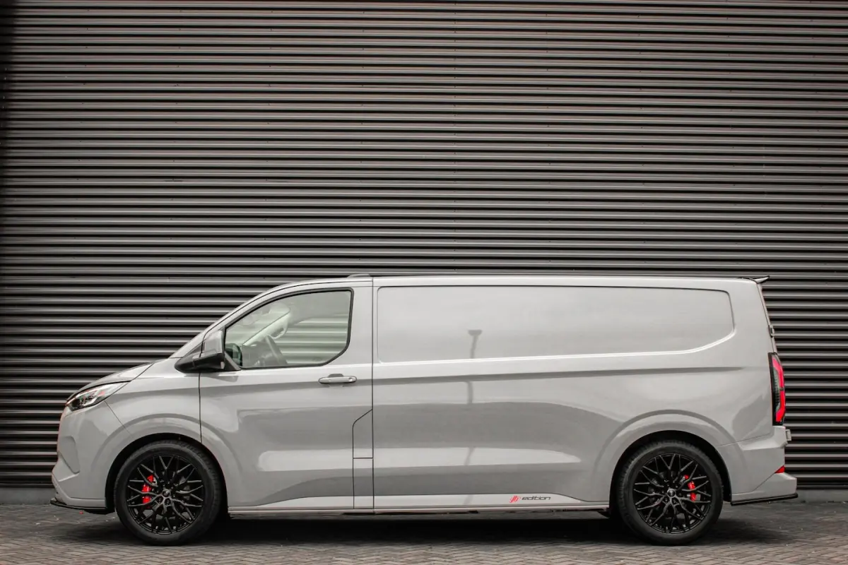 340 L2H1 Limited 65 kWh 218PK / JB- EDITON / CAMERA / 328KM RANGE / APPLE CARPLAY /DRIVERS