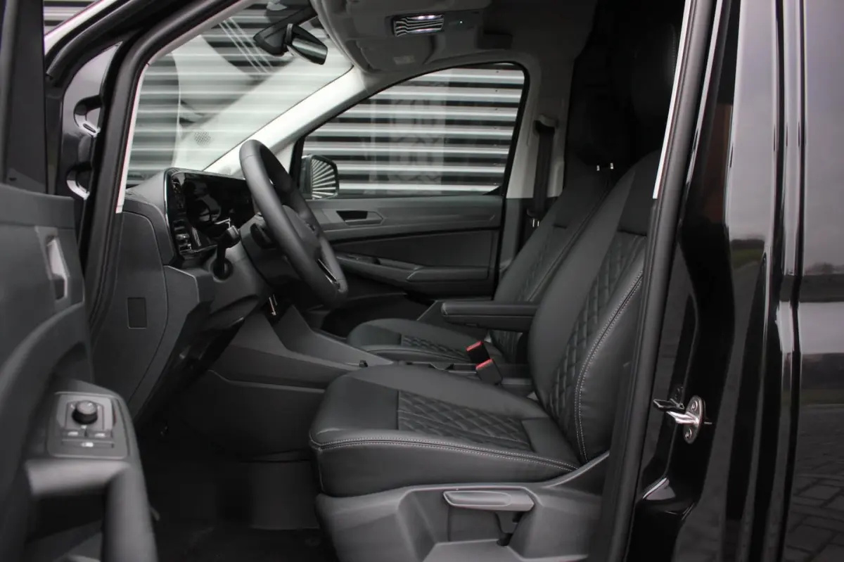 2.0 TDI 122PK DSG JB- EDITION / MAXTRON / SIDE- BARS / VERLAAGD / ELEK- PAKKET / PDC / CAM