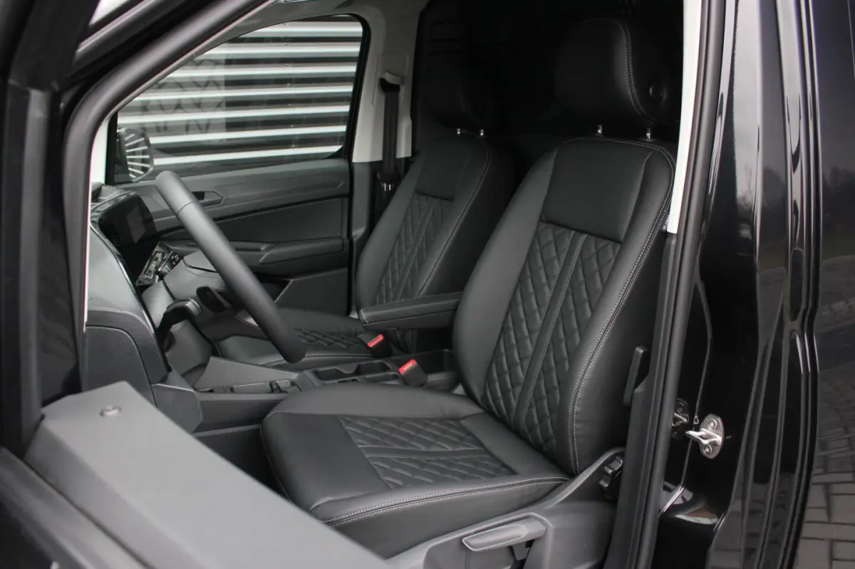 2.0 TDI 122PK DSG JB- EDITION / MAXTRON / SIDE- BARS / VERLAAGD / ELEK- PAKKET / PDC / CAM