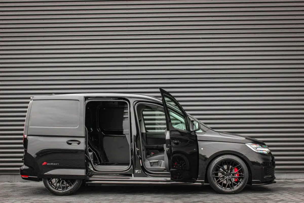 2.0 TDI 122PK DSG JB- EDITION / MAXTRON / SIDE- BARS / VERLAAGD / ELEK- PAKKET / PDC / CAM