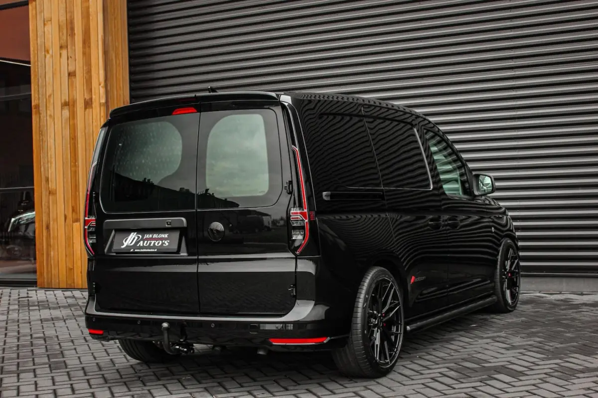 2.0 TDI 122PK DSG JB- EDITION / MAXTRON / SIDE- BARS / VERLAAGD / ELEK- PAKKET / PDC / CAM