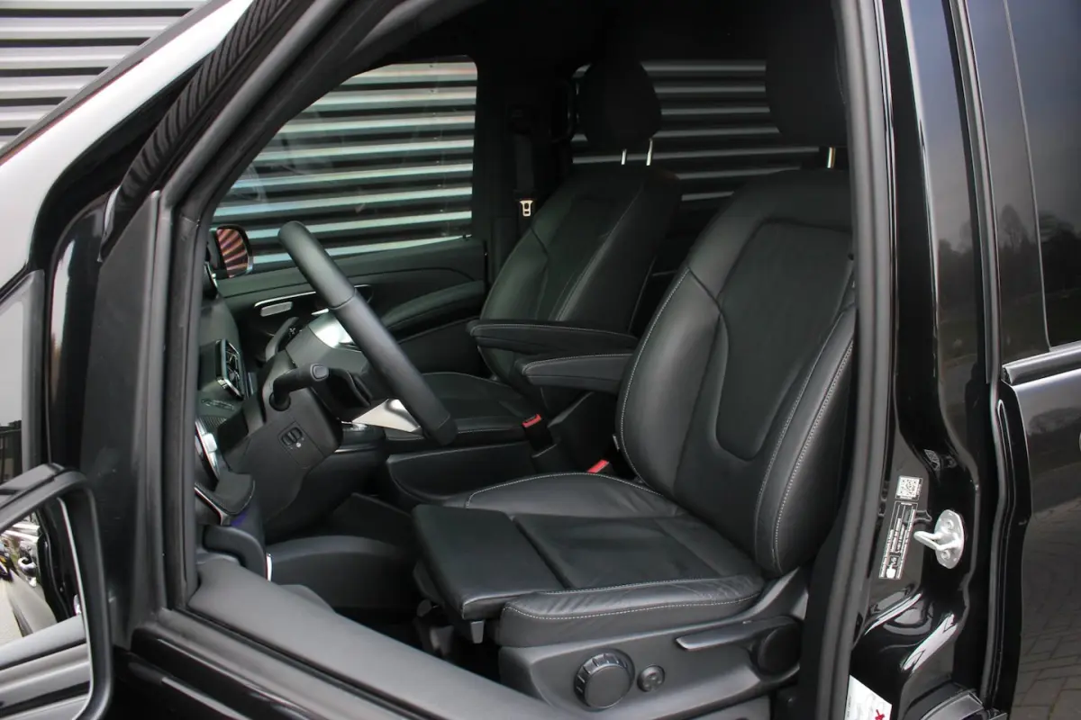 300d 4X4 EXTRA LANG AMG DC 240PK L3H1 DUBBEL CABINE / JB-EDITION / BILSTEIN SCHROEFSET/ NI