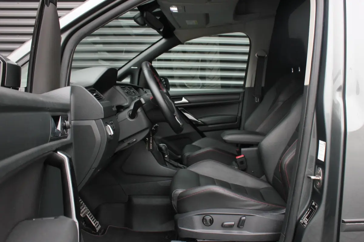 2.0 TDI L1H1 BMT 189PK / FULL OPTIONS / GTI INTERIEUR / R-LINE / NIEUWSTAAT / R-LINE STUUR